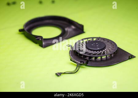Dettaglio per il raffreddamento del notebook. Raffreddatore di raffreddamento del calcolatore. Parte di ricambio per laptop Foto Stock