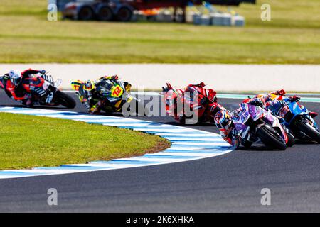 16th ottobre 2022 ; Phillip Island Grand Prix Circuit, Melbourne, Victoria, Australia: MotoGP d'Australia, giorno di gara: PRAMAC Racing rider Jorge Martin durante la gara Credit: Action Plus Sports Images/Alamy Live News Foto Stock