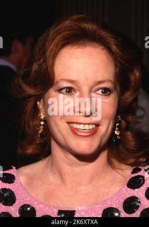 Luciana Paluzzi circa anni '80 credito: Ralph Dominguez/MediaPunch Foto Stock