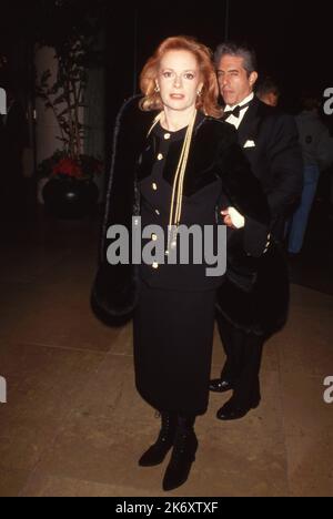 Luciana Paluzzi circa anni '80 credito: Ralph Dominguez/MediaPunch Foto Stock