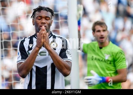 Roma, Italia. 16th Ott 2022. Destiny Udogie di Udinese Calcio reagisce durante la Serie A una partita di calcio tra SS Lazio e Udinese Calcio allo stadio Olimpico di Roma (Italia), 16th ottobre 2022. Foto Andrea Staccioli/Insidefoto Credit: Insidefoto di andrea staccioli/Alamy Live News Foto Stock