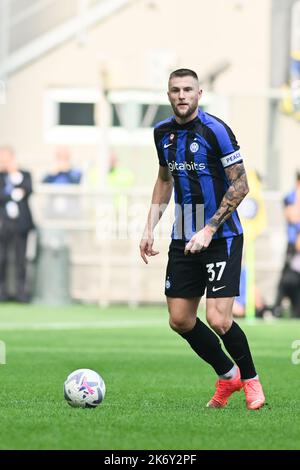 Milano, Italia. 16th ottobre 2022. Milano Skriniar FC Inter durante la Serie Italiana Un incontro di tootball tra Inter FC Internazionale e US Salernitana il 16 ottobre 2022 allo stadio Giuseppe Meazza di San Siro Siro a Milano. Credit: Tiziano Ballabio/Alamy Live News Foto Stock
