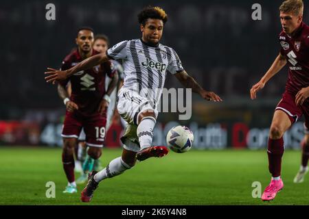 Torino, Italia. 15th Ott 2022. Weston McKennie della Juventus FC in azione durante la Serie A 2022/23 partita di calcio tra Torino FC e Juventus FC allo stadio Olimpico Grande Torino di Torino. Punteggio finale | Torino 0 - 1 Juventus Credit: SOPA Images Limited/Alamy Live News Foto Stock