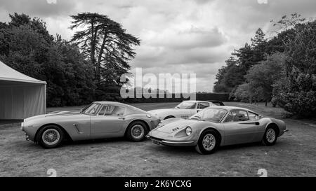 1961 Ferrari 250 GT SWB, 1966 Ferrari 275 GTB/C e 1968 Dino 206 GT, in mostra al Concours d’Elégance 2022 Foto Stock