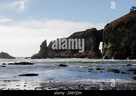 Famosa spiaggia la Push dalla saga Twilight a Washington. Vista sulla costa con rocce sulla spiaggia di la Push Foto Stock