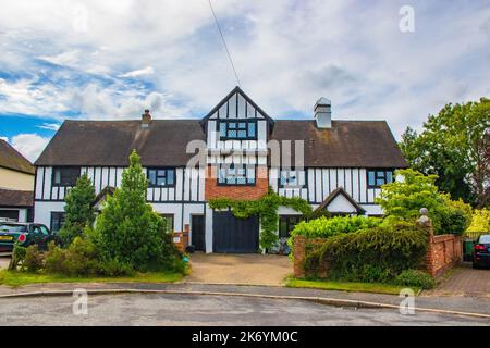 Vista sulla strada di Hythe-a città del mercato costiero sul bordo di Romney Marsh, nel quartiere di Folkestone e Hythe sulla costa meridionale del Kent Foto Stock