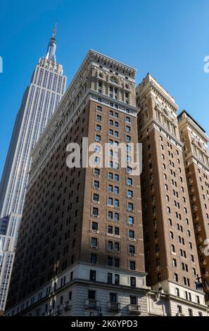 Herald Towers (ex Hotel McAlpin) e l'Empire state Building, Broadway e 34th Street, New York City, USA 2022 Foto Stock