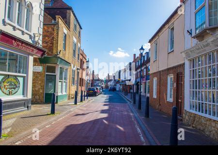 Strada alta di Hythe-a città costiera mercato sul bordo di Romney Marsh, nel quartiere di Folkestone e Hythe sulla costa meridionale del Kent Foto Stock