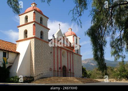 STATI UNITI. California. Santa Barbara. La missione di Santa barbara è stata costruita il 4 dicembre 1786 da padre Fermin Francisco de Lasuen. È l'onl Foto Stock