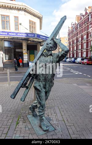 Scultura 'The Window Cleaner' fuori Edgware Road Station, Chapel Street, Marylebone, City of Westminster, Greater London, Inghilterra, Regno Unito Foto Stock