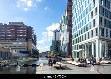 Bacino di Paddington da Merchant Square, Paddington Basin, Paddington, City of Westminster, Greater London, Inghilterra, Regno Unito Foto Stock
