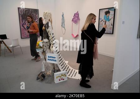 Frieze Art Fair 2022, Regents Park, Londra. Museo di Storia della Donna presso la Galleria dell'Azienda Foto Stock