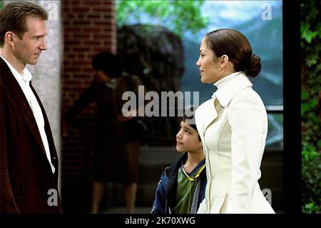 RALPH FIENNES, TYLER GARCIA POSEY, JENNIFER LOPEZ, CAMERIERA A MANHATTAN, 2002 Foto Stock