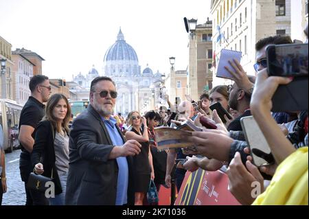 Roma, Italia. 15th Ott 2022. Russell Crowe partecipa al tappeto rosso di Russell Crowe ad Alice nella Città durante il 17th° Festival del Cinema di Roma all'Auditorium della conciliazione di sabato 15 ottobre 2022 a Roma. Foto di Rocco Spaziani/UPI Credit: UPI/Alamy Live News Foto Stock