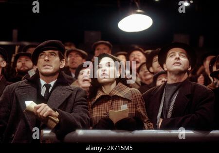 PIERCE BROSNAN, JULIANNA MARGULIES, AIDAN QUINN, Evelyn, 2002 Foto Stock