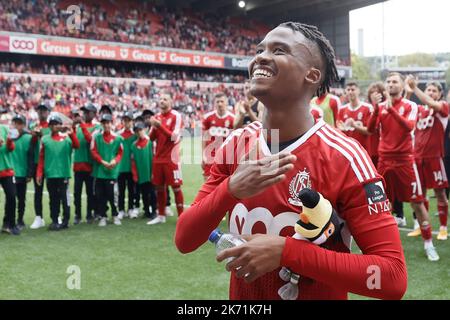 William Balikwisha festeggia lo Standard dopo aver vinto una partita di calcio tra lo Standard de Liege e il Royal Antwerp FC, domenica 16 ottobre 2022 a Liegi, il giorno 12 della prima divisione del campionato belga della 'Jupiler Pro League' 2022-2023. FOTO DI BELGA BRUNO FAHY Foto Stock