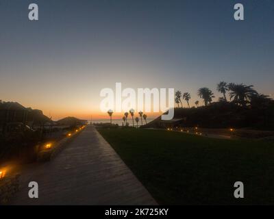 25 marzo 2021, Solana Beach, CA, Stati Uniti: Tramonto d'autunno a Solana Beach, California Domenica, 16th ottobre 2022 (Credit Image: © Rishi Deka/ZUMA Press Wire) Foto Stock