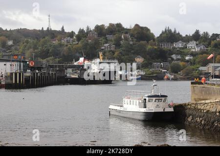 Oban Sea Tours giro turistico in barca a North Pier nel porto di Oban Argyll Scozia Ottobre 2022 Foto Stock