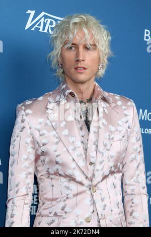 16 ottobre 2022, Newport Beach, CA, USA: LOS ANGELES - OTT 16: Colson Baker aka Machine Gun Kelly al Newport Beach Film Festival Onors e 10 attori da guardare al Balboa Bay Resort il 16 ottobre 2022 a Newport Beach, CA (Credit Image: © Kay Blake/ZUMA Press Wire) Foto Stock