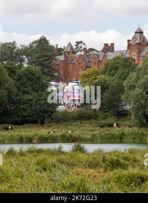 Che cosa assomiglia ad un circo o ad una fiera di divertimento nei terreni del Framlingham College una scuola privata fondata in epoca vittoriana Foto Stock