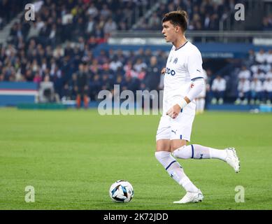 Leonardo Balerdi di Marsiglia durante il campionato francese Ligue 1 partita di calcio tra Parigi Saint-Germain (PSG) e Olympique de Marseille (OM) il 16 ottobre 2022 allo stadio Parc des Princes di Parigi, Francia - Foto Jean Catuffe / DPPI Foto Stock