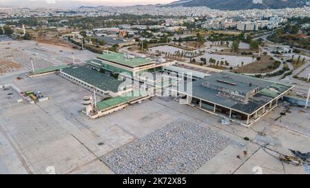 Varie vedute del vecchio aeroporto di Atene e dei lavori in corso per il nuovo invaso in questo settore Foto Stock