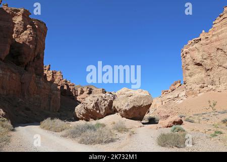 Kyzylsai (alias Valle dei Castelli), Parco Nazionale del Charyn Canyon, montagne Tien Shan, Regione di Almaty, Kazakistan, Asia Centrale Foto Stock