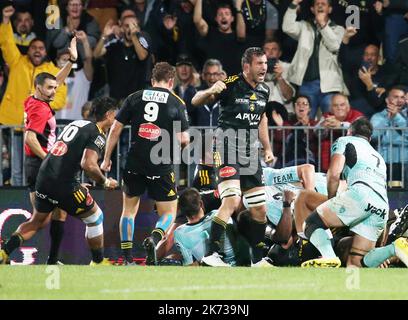 La Rochelle, Francia - 16 ottobre 2022, Celebration PROVA Pierre Bourgarit di la Rochelle durante il campionato francese Top 14 rugby Unione match tra Stade Rochelais (la Rochelle) e RC Toulon il 16 ottobre 2022 allo stadio Marcel Deflandre a la Rochelle, Francia - Foto Laurent Lairys / DPPI Foto Stock