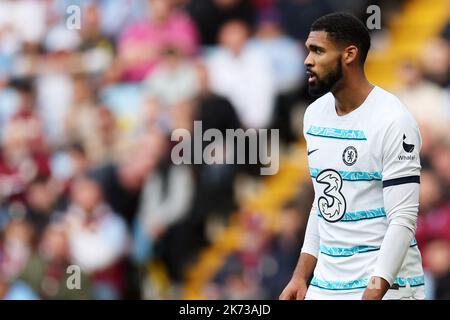 Birmingham, Regno Unito. 16th Ott 2022. Ruben Loftus-guancia di Chelsea guarda sopra. Partita della Premier League, Aston Villa contro Chelsea al Villa Park di Birmingham domenica 16th ottobre 2022. Questa immagine può essere utilizzata solo per scopi editoriali. Solo per uso editoriale, licenza richiesta per uso commerciale. Non è utilizzabile nelle scommesse, nei giochi o nelle pubblicazioni di un singolo club/campionato/giocatore. pic di Andrew Orchard/Andrew Orchard sports photography/Alamy Live news Credit: Andrew Orchard sports photography/Alamy Live News Foto Stock