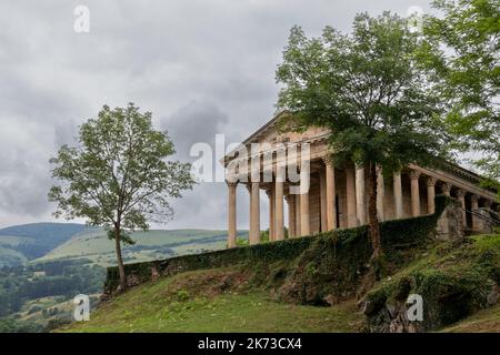 hermitage che assomiglia al partenone nella città di las fraguas nel nord della spagna Foto Stock