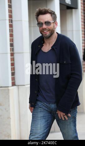 ©WCN/MAXPPP/ROSARIO - Joel McHale al negozio Porsche Design di Beverly Hills. dicembre 9 2016 Foto Stock