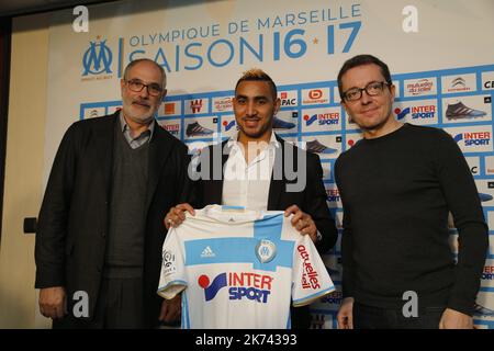 Marsiglia, Francia jan 30th 2017 Dimitri Payet ha detto di aver bisogno di "returtare le sue radici" nel suo ex club, Marsiglia. Il 29 ha firmato un accordo quadriennale e semestrale con il club Ligue 1. Foto Stock