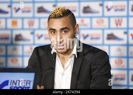 Marsiglia, Francia jan 30th 2017 Dimitri Payet ha detto di aver bisogno di "returtare le sue radici" nel suo ex club, Marsiglia. Il 29 ha firmato un accordo quadriennale e semestrale con il club Ligue 1. Foto Stock