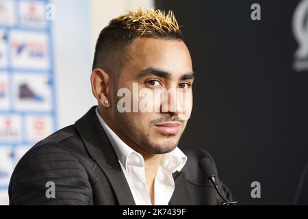 Marsiglia, Francia jan 30th 2017 Dimitri Payet ha detto di aver bisogno di "returtare le sue radici" nel suo ex club, Marsiglia. Il 29 ha firmato un accordo quadriennale e semestrale con il club Ligue 1. Foto Stock