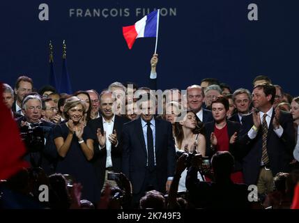 L'ex primo ministro francese Francois Fillon candidato alle elezioni presidenziali francesi del 2017 dà una riunione porte de versailles a Parigi Foto Stock