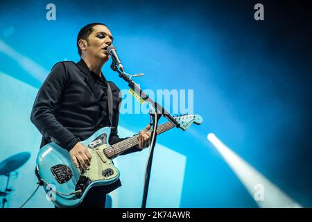 Placebo si esibiscono al festival musicale le Printemps de Bourges che si tiene a Bourges, in Francia, nel corso di cinque giorni. Si tratta ora di un evento importante in Francia e in Europa. Foto Stock