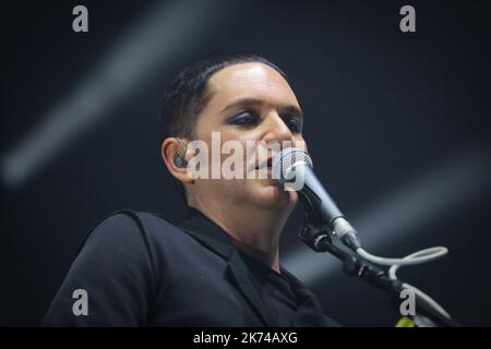 Placebo si esibiscono al festival musicale le Printemps de Bourges che si tiene a Bourges, in Francia, nel corso di cinque giorni. Si tratta ora di un evento importante in Francia e in Europa. Foto Stock