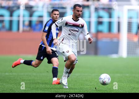 Federico Bonazzoli di noi Salernitana controlla la palla durante la Serie A match tra FC Internazionale e noi Salernitana allo Stadio Giuseppe Meazza il 16 ottobre 2022 a Milano Italia . Foto Stock