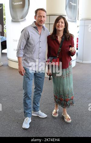 Ospiti dell'Hotel Martinez durante la 70th edizione del Festival International du Film de Cannes, che si terrà il 21/05/2017 a Cannes. Il festival del cinema si svolge dal 17 al 28 maggio. Foto : Iris Berben, Wotan Wilke Moehring © Pierre Teyssot / Maxppp Foto Stock