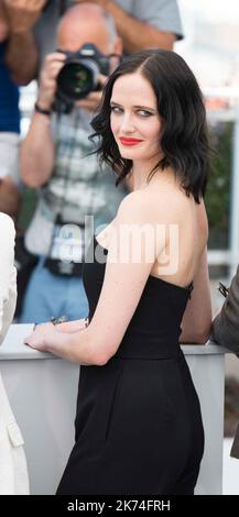 L'attrice Eva Green partecipa alla fotocellula "Based on A True Story" durante il 70th° Festival annuale di Cannes al Palais des Festivals Foto Stock