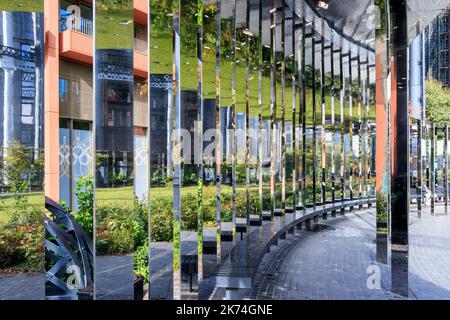 Gasholder Park, uno spazio pubblico verde in un gasholder vittoriano a King's Cross, Londra, Regno Unito Foto Stock