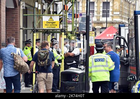 LONDRA Poche ore dopo vicino alla scena dell'incidente terroristico di ieri sera, il 4 2017 giugno Foto Stock