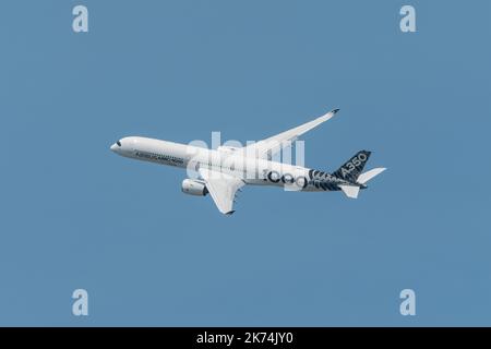 ©Arnaud Beinat/MAXPPP, 2017/06/19. Le Bourget, Francia. Salon de l'aeronautique et de l'espace. Airbus A 350 Foto Stock