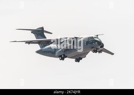 ©Arnaud Beinat/MAXPPP, 2017/06/19. Le Bourget, Francia. Salon de l'aeronautique et de l'espace. Embraer KC 390 Foto Stock