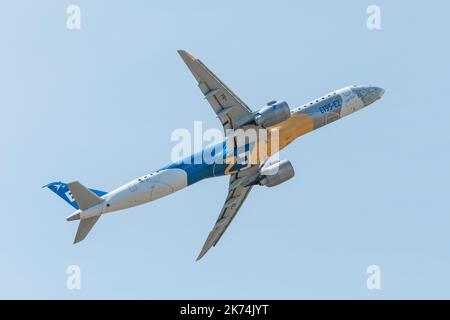 ©Arnaud Beinat/MAXPPP, 2017/06/19. Le Bourget, Francia. Salon de l'aeronautique et de l'espace. Embraer 195 E2 Foto Stock