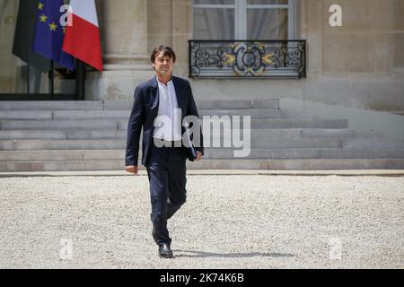 ©THOMAS PADILLA/MAXPPP - 22/06/2017 ; PARIS FRANCE; SORTIE DU CONSEIL DES MINISTRES AU PALAIS DE L'ELYSEE. Il Ministro francese per la transizione ecologica e inclusiva Nicolas Hulot lascia l'Elysee Palace a Parigi dopo la prima riunione del governo francese il 22 giugno 2017. Foto Stock