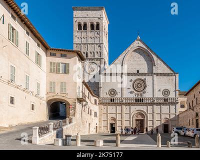 Cattedrale di San Rufino nel centro storico di Assisi, Perugia, Italia Foto Stock