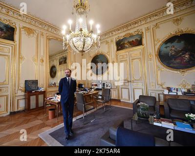 Opportunità fotografica durante un'intervista con il primo ministro francese Edouard Philippe nel suo ufficio a Matignon. Foto Stock