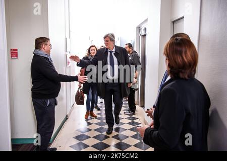 Stephane le foll ha tenuto una conferenza stampa per annunciare la sua sconfitta nel primo turno di votazioni per l'elezione di un nuovo primo segretario del PS a Parigi, in Francia, il 16 marzo 2018. Foto Stock