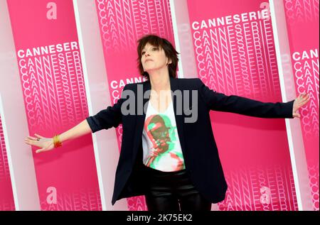 firenze loiret carpet rosa davanti al Palazzo del Festival durante il Festival di Cannes 1st a Cannes, 07 aprile 2018. L'evento si svolgerà dalle 04 alle 11 Apri Foto Stock